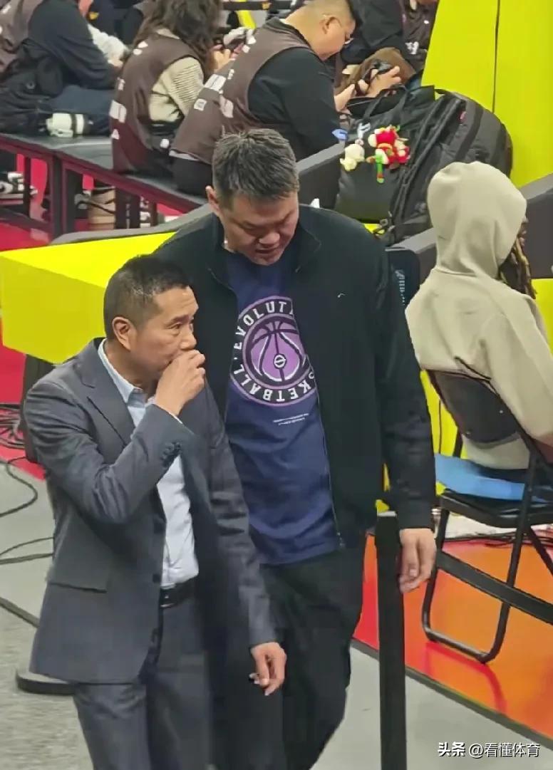 四名外援该换谁？根据预算来，广东队可以有三个调整外援的方案:

第一个方案:预算