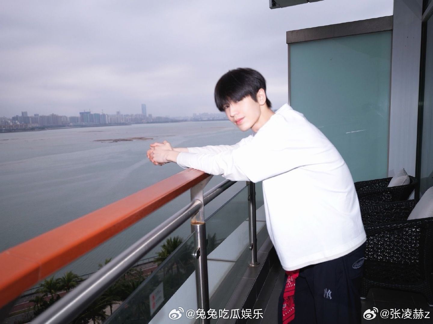 张凌赫的骨相张凌赫比帅照更有杀伤力的是素颜照张凌赫素颜 张凌赫比帅照更有杀伤力的