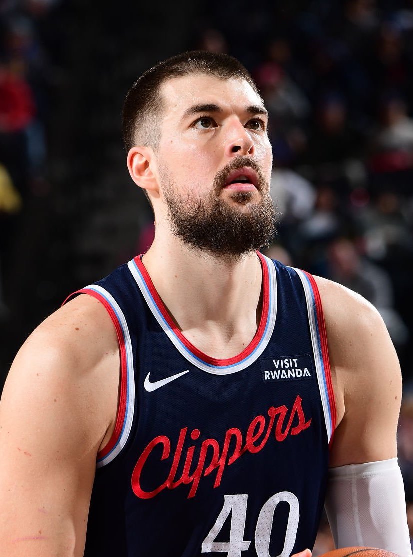 凯尔特人/步行者有意祖巴茨nba