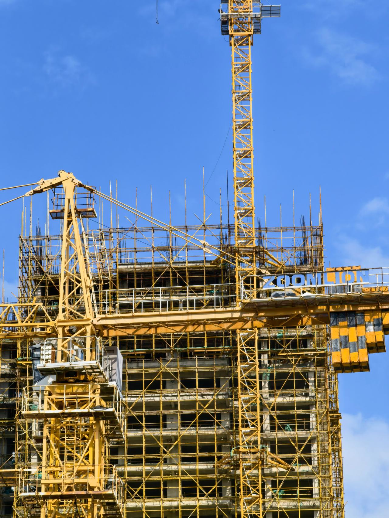 汕尾铜鼎山快烂完了，老板开发铜鼎山庄搞房地产[捂脸] 然后房市遇冷，然后就没有然