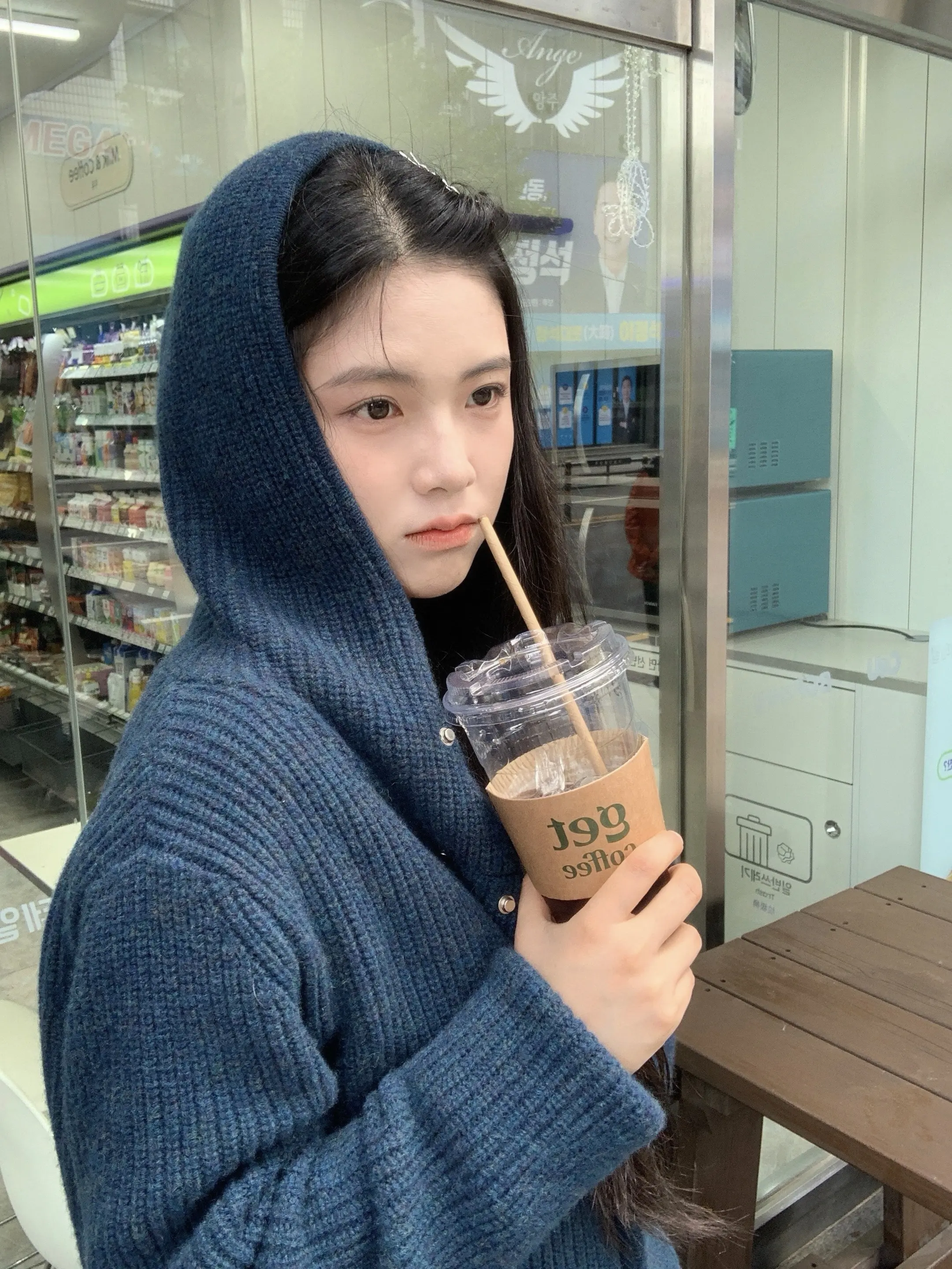 안녕！“别离开我 再多一天是一天 你就在我眼前 I will just...