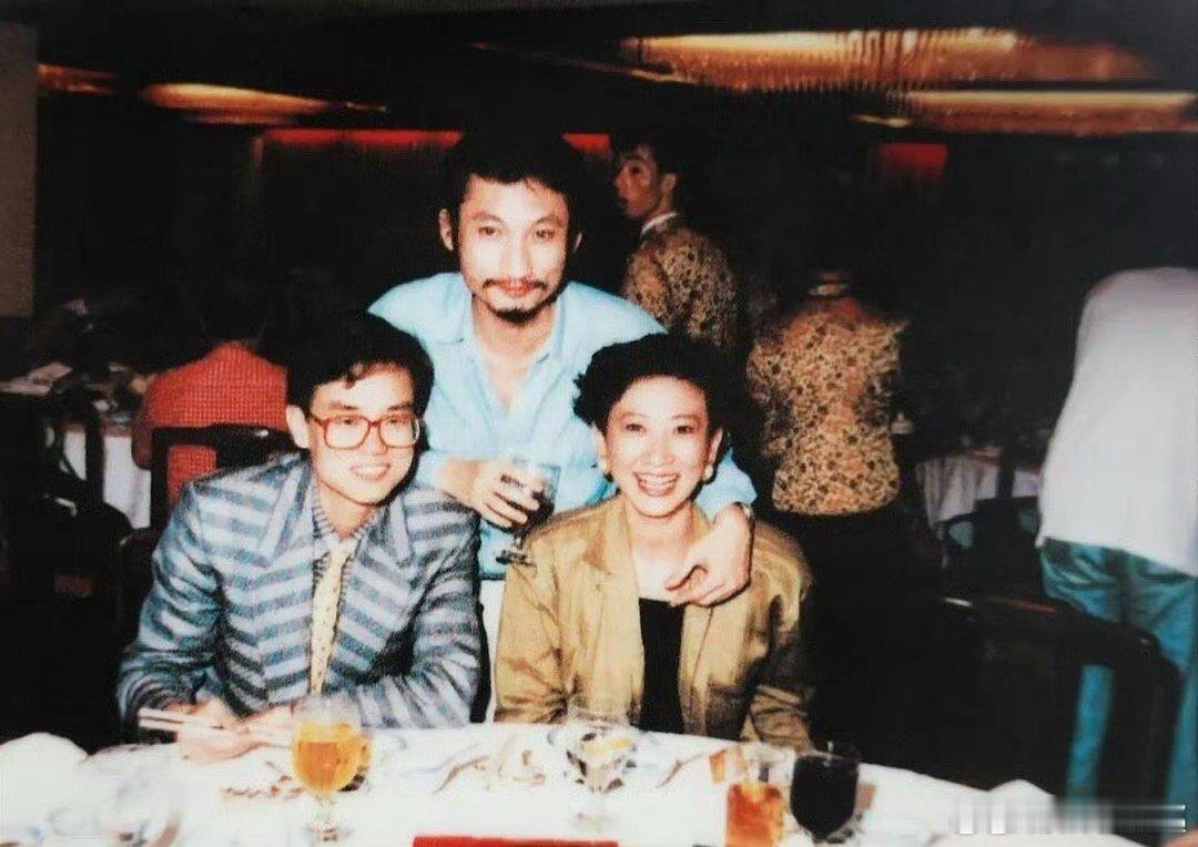 名场面片段刷屏，向太提起施南生引发观念分歧，鲁豫被气得胃疼，网友看法两极分化。向