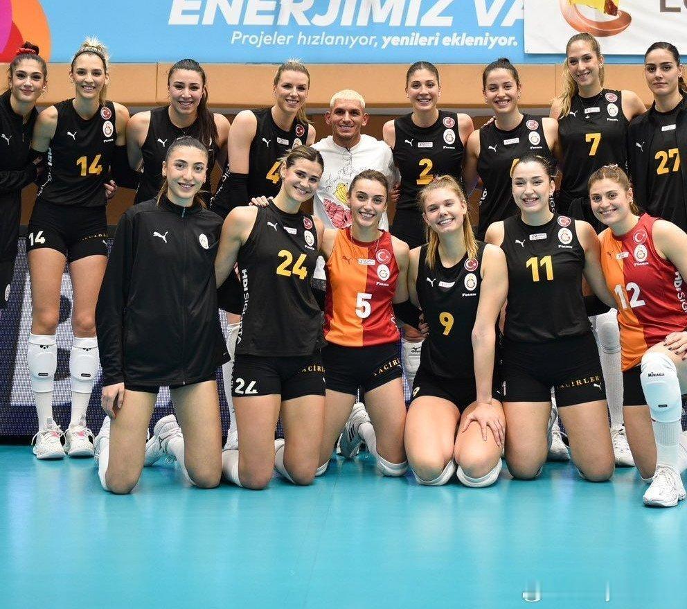 🇬🇷奥林匹亚科斯 0-3 加拉塔萨雷🇹🇷📌 11-25 , 24-26