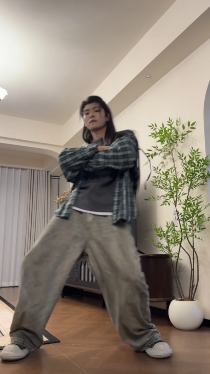 肖宇梁哥哥跳舞依旧曼妙啊~ 