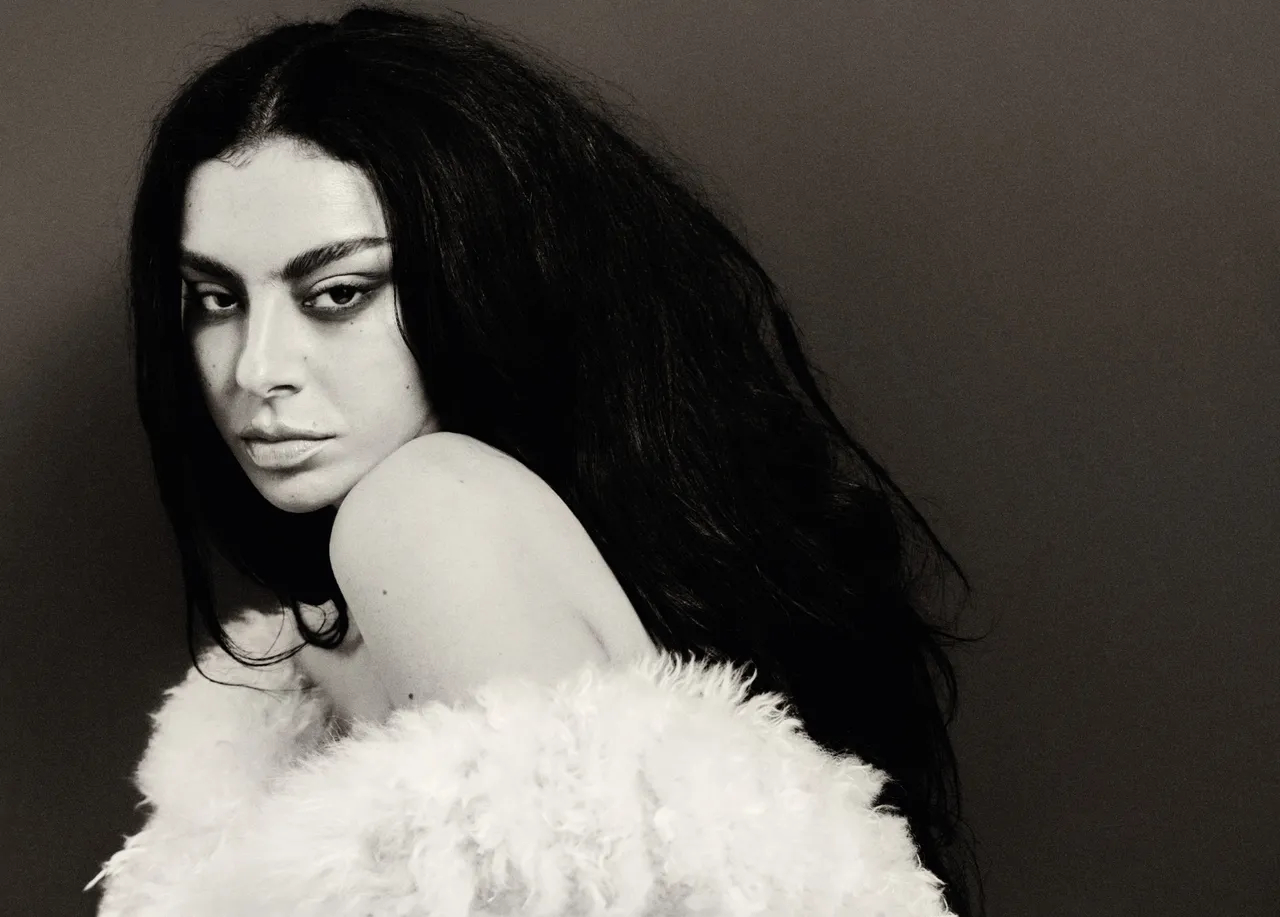 VOGUE UK  May  2026 英国版 VOGUE 五月刊 ，拍摄了本土