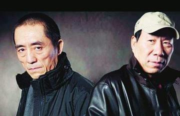 1997 年，张艺谋父亲临终前，在病床上告诫儿子小心一个人，还说：“你根本不是他