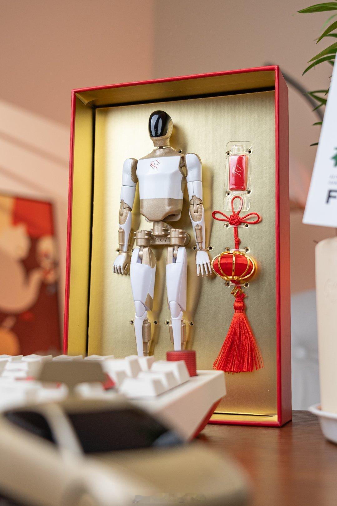 特斯拉中国上架199元TeslaBot摆件 好了，已经上手玩过了盲盒结果抽到了普