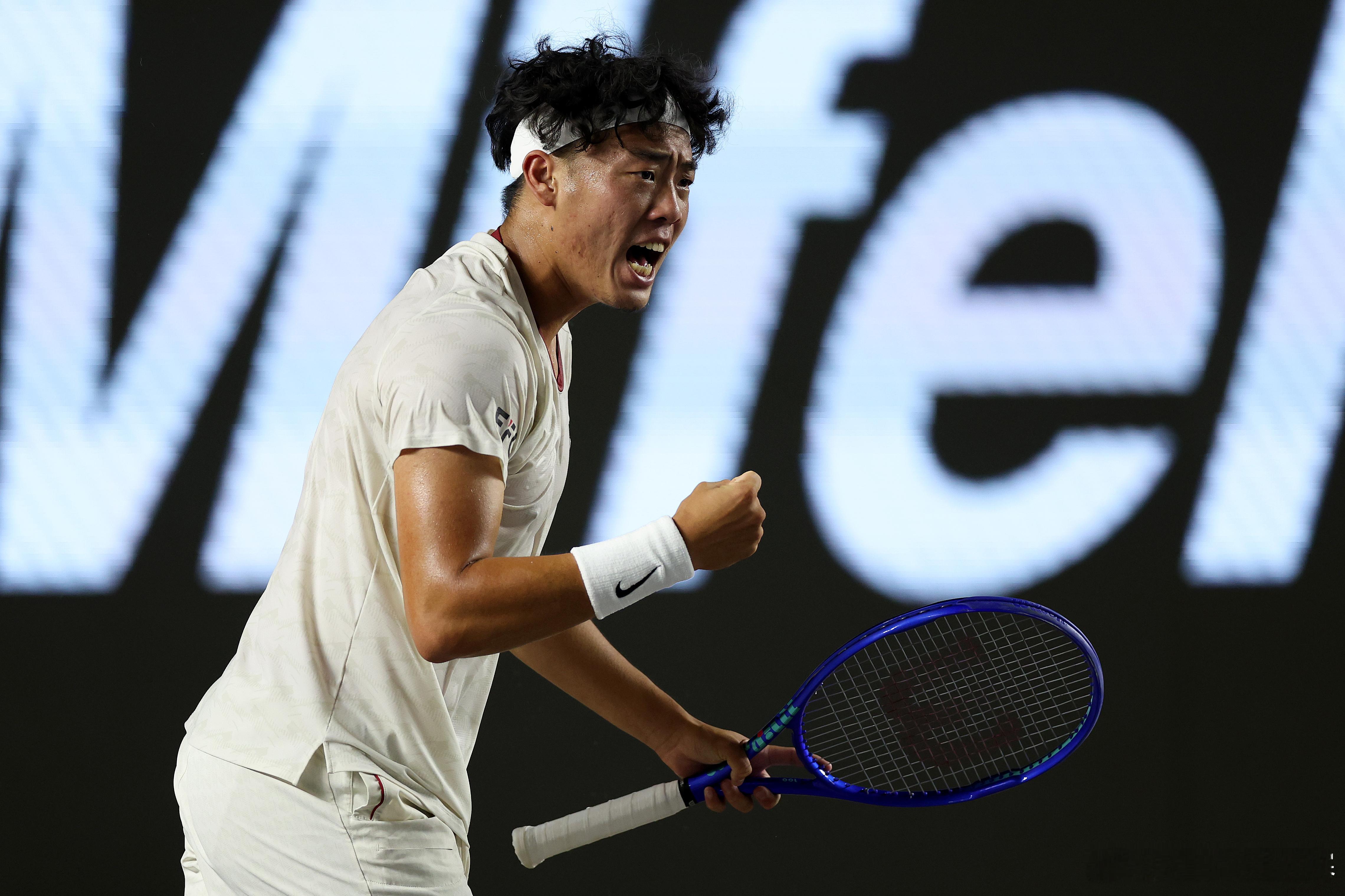 即时战况：ATP1000 辛辛那提大师赛男单首轮，黄泽林以6-3赢下首盘，大比分