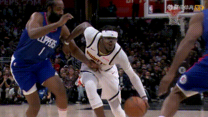 吉吉国王，快船弃将，今天怒砍35分，多次点名单打哈登，硬把快船四巨头打得没了脾气