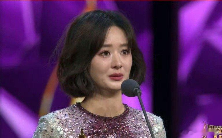 #赵丽颖飞天奖视后# 丽丽别哭，接下来百花影后、金鸡影后、白玉兰视后，都要拿！！