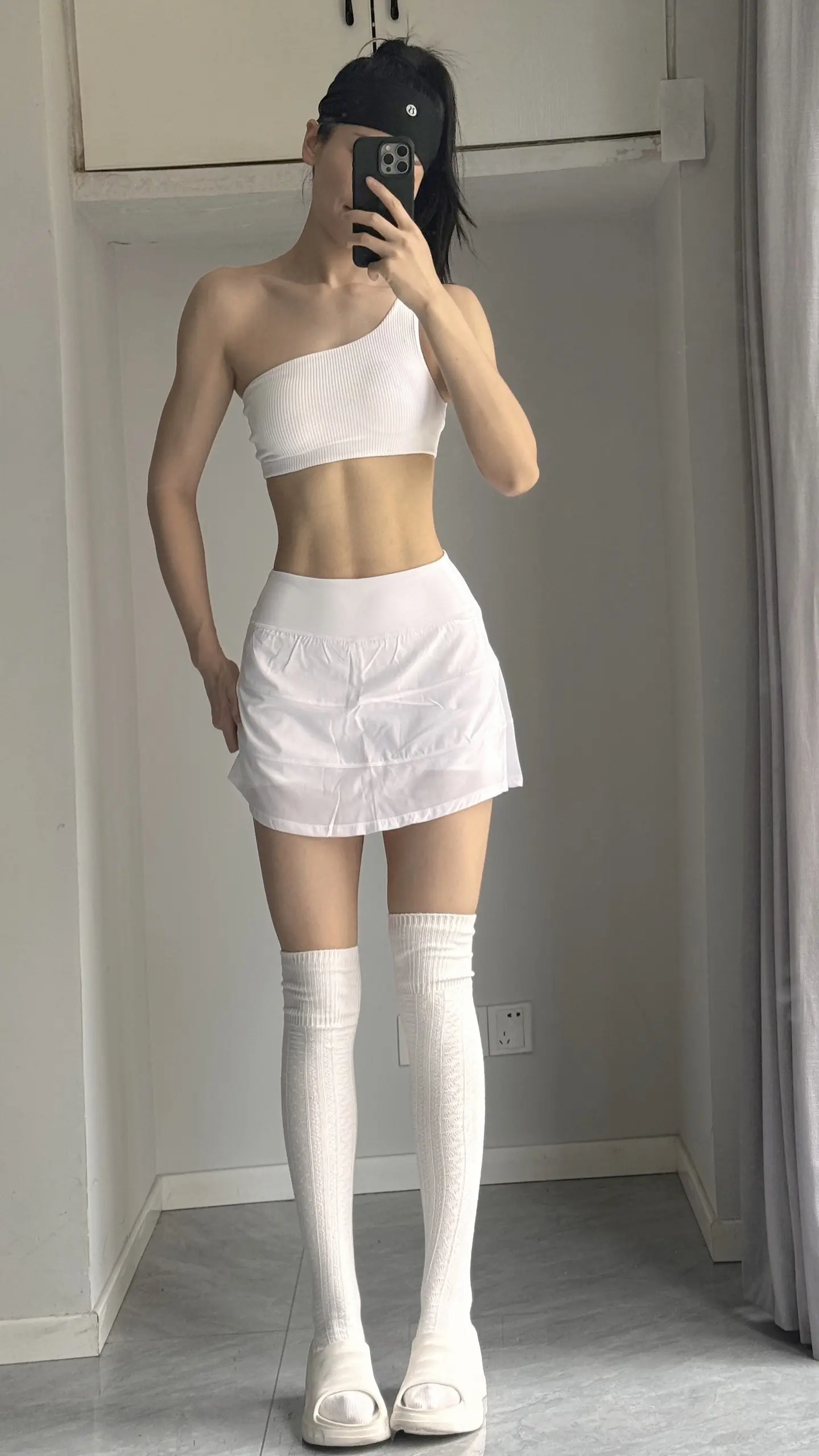 173 110的健身女孩