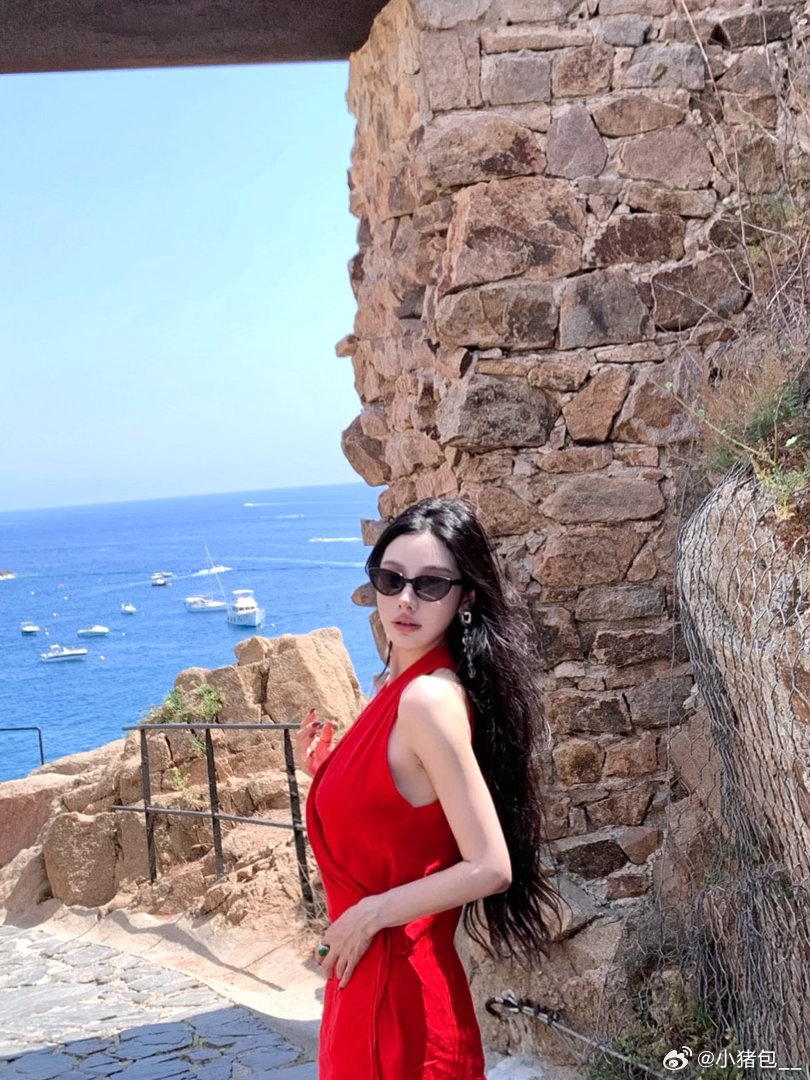红裙子真的好适合夏天 