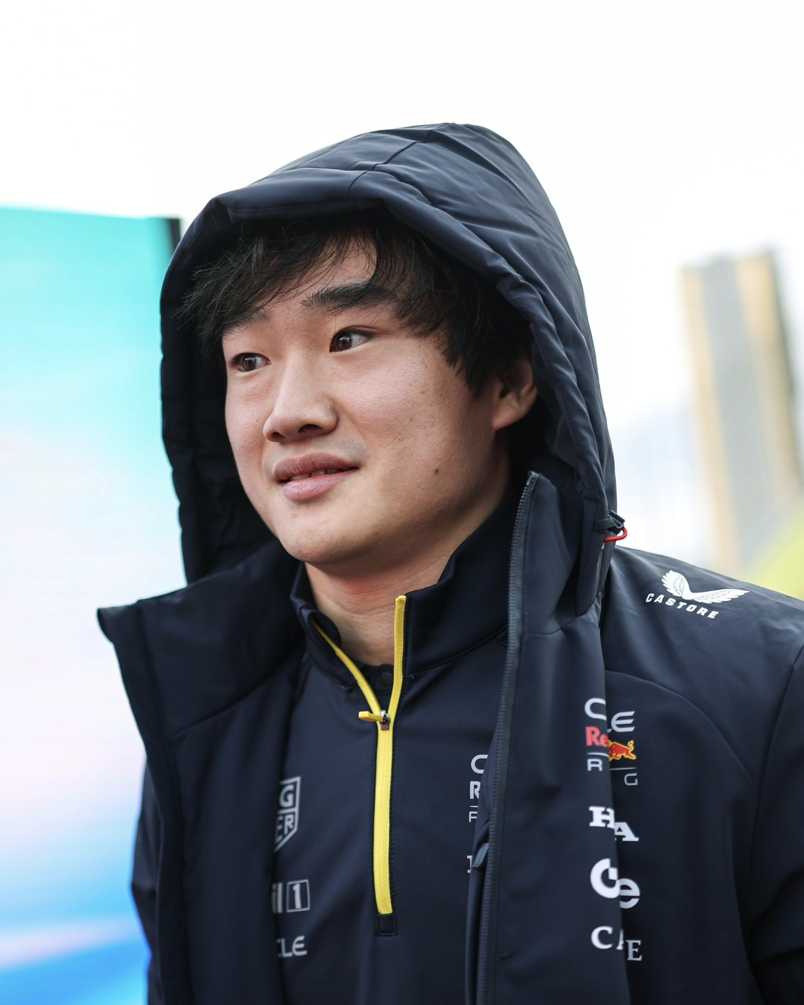 红牛车队为角田裕毅换上今年的第6套动力单元，他将在今天的正赛中从维修区发车。