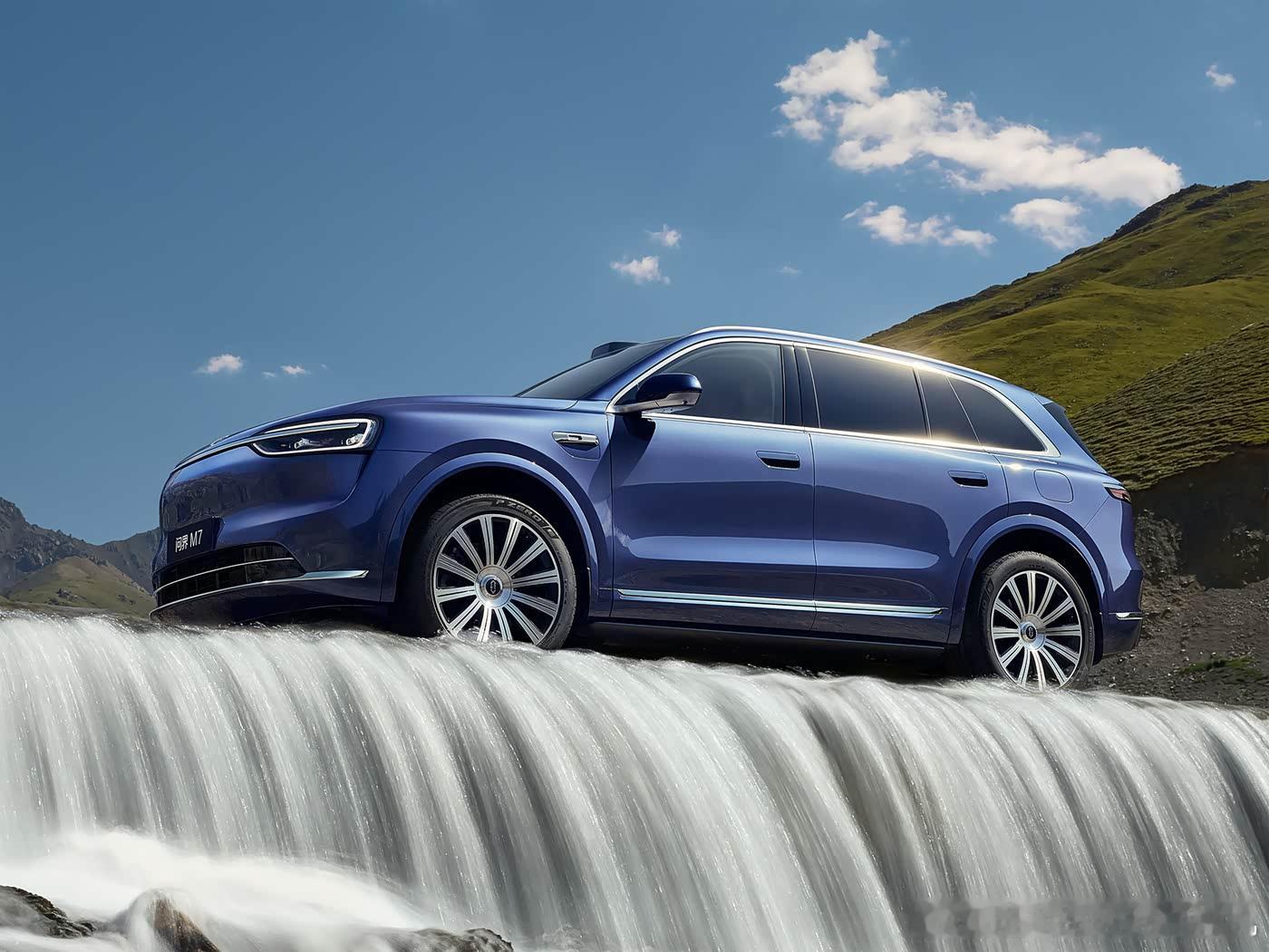 问界56789产品矩阵将补齐 余总透露，明年还会有问界M6，那时问界将形成类似理