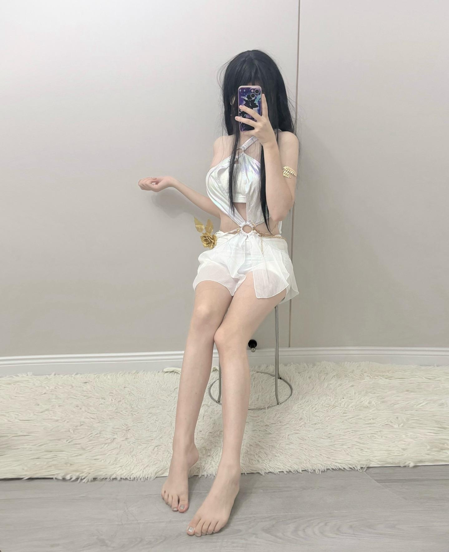 她命真好你通宵还要带她，我问你打不打游戏你说你电脑洗了没干