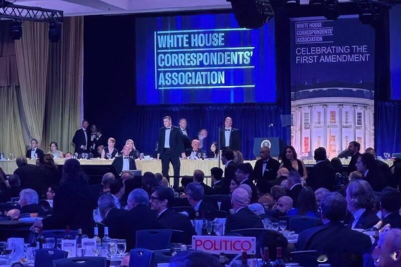 白宫记者晚宴因枪击中断 2600份牛排和龙虾捐赠社会福利机构海外新鲜事 美国白宫