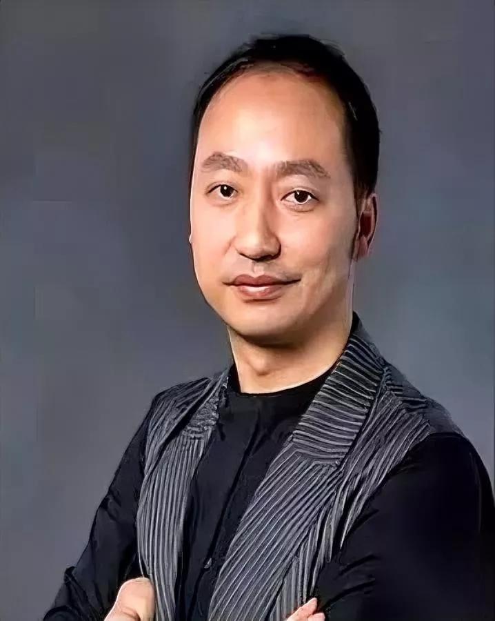 你熬3天大夜

没人记得

迟到1分钟全公司都知道。

现在多少办公软件说是给打