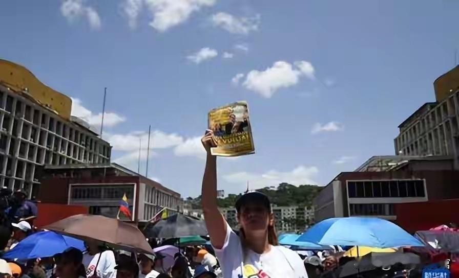 马杜罗出庭不说话，国内炸锅！中俄联手警告：立即放人！欧洲悄悄转向

纽约法庭上那