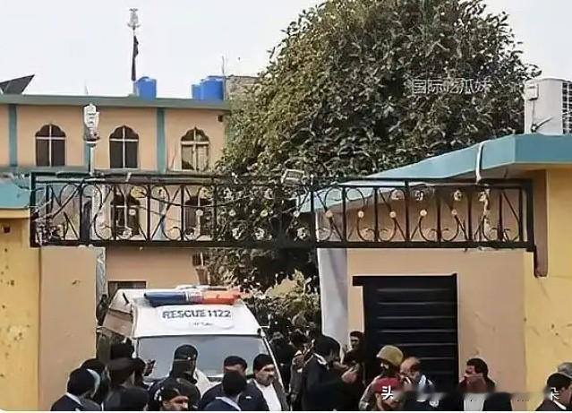 中巴携手反恐｜巴多地遭恐袭致数十人遇难，使馆紧急提醒中国公民加强防范

【事件速