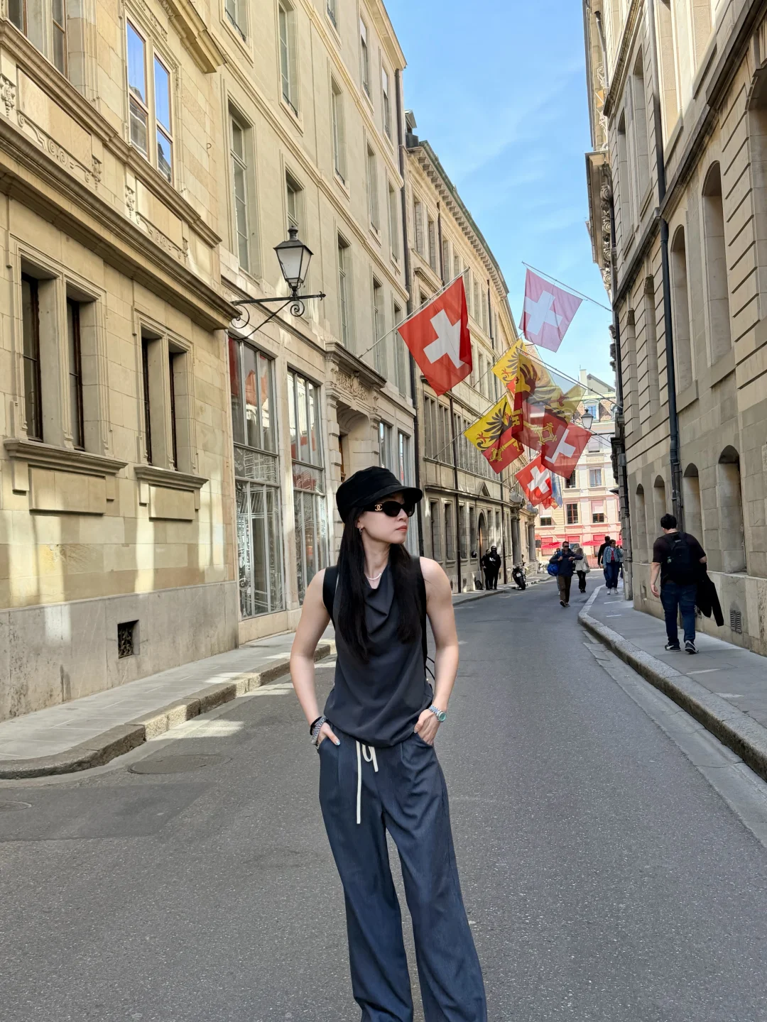 随手拍｜在瑞士🇨🇭的街头穿成这样
