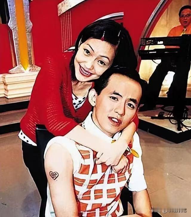 好家伙！原来当年小S和曾宝仪黄子佼那场三角大戏，背后还有这么多抓马啊！ 

最近