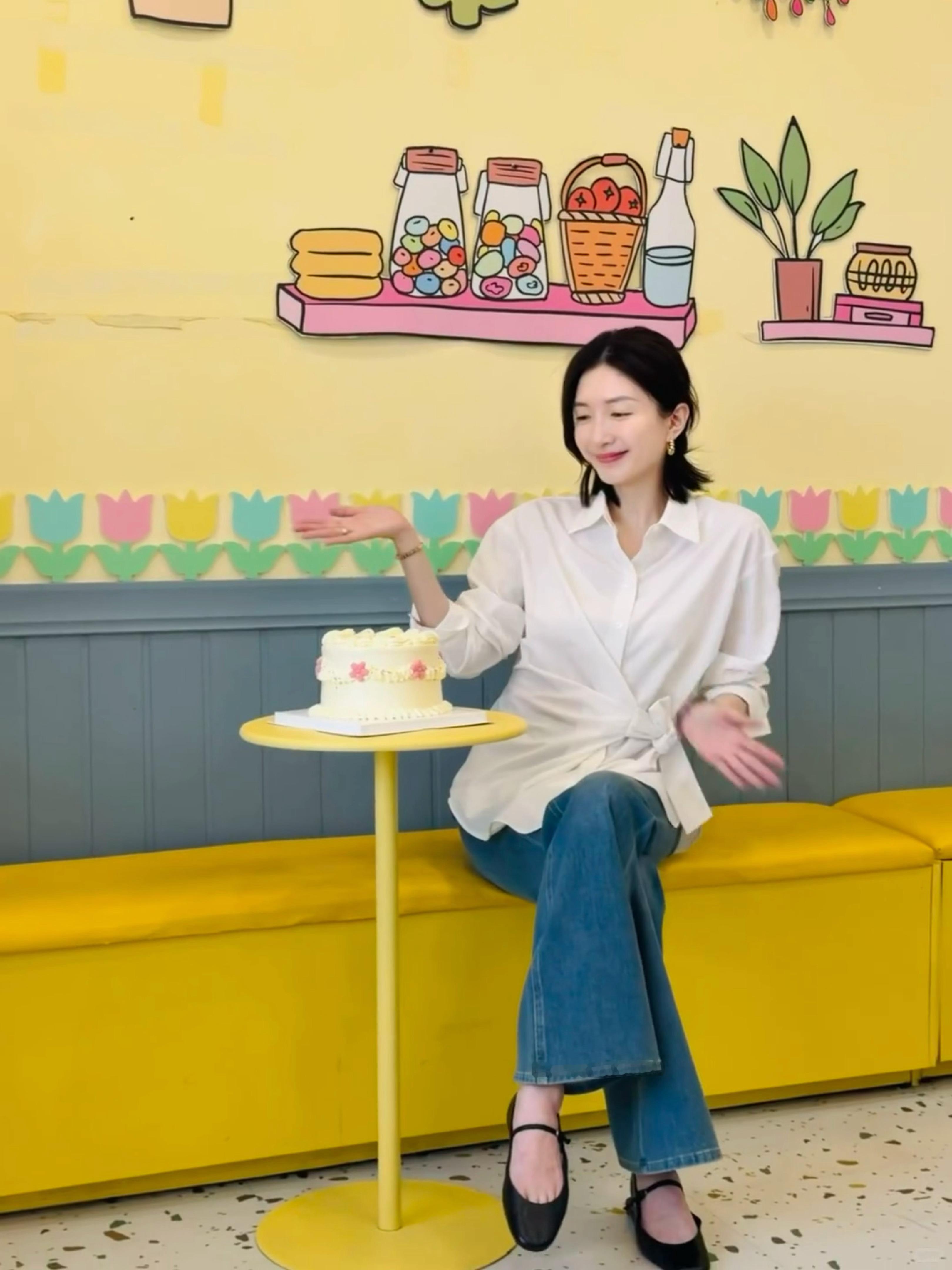 江疏影  20260601| xhs更新六一快乐🎈🍰做一天快乐的大人 明星不