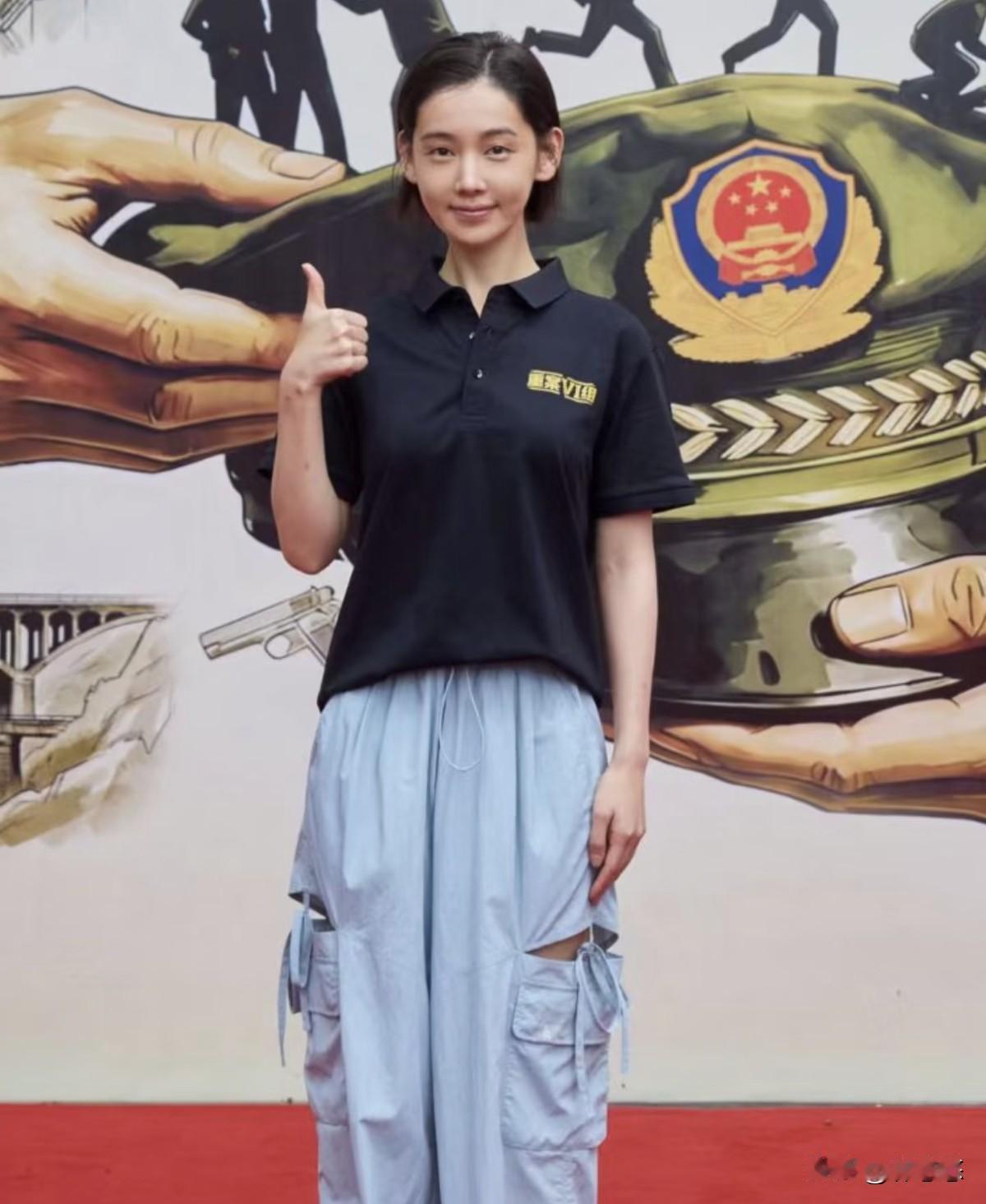 新版《重案六组》的季洁曾经还真被原版的大曾在节目上痛批过。
《无限超越班》的时候