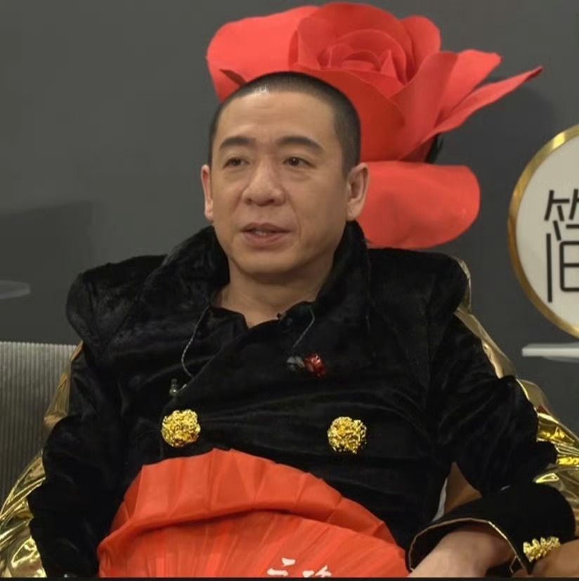 受不了了，到底谁说的梁龙怕低血糖，带了两颗费列罗🆘#歌手热梗大赛##歌手202