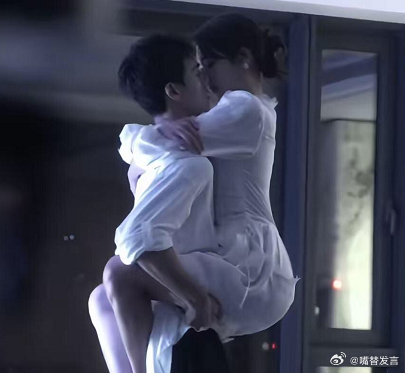 原来关晓彤这段大尺度亲密戏是这么拍出来的呀？难怪这么有感觉，国民闺女终于长大了！