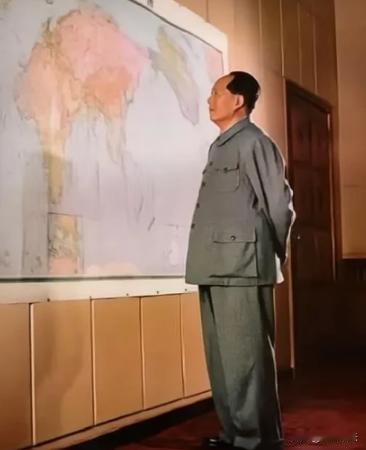 1951年，10万志愿军被美军包饺子，一向淡定自若的彭老总心急如焚连忙向毛主席求