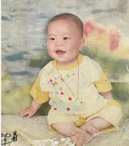 1995年10月1日中午一点左右，袁家俊舅舅的女朋友从家里（惠州市惠东稔山镇石井