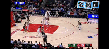 VS 火箭 
“这脚踢球了！”“这都不是踢是趟了！”“快发！快发！”就申京在忙活