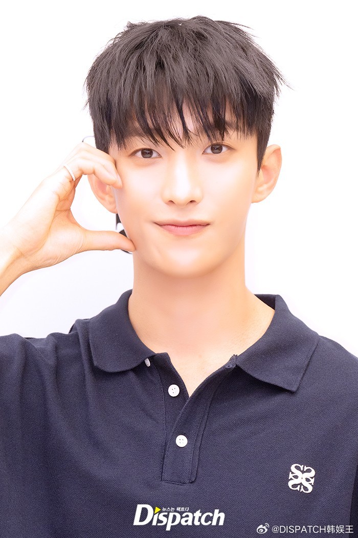 9日，SEVENTEEN成员DK李硕珉 出席了某服装品牌在首尔举行的宣传活动。 