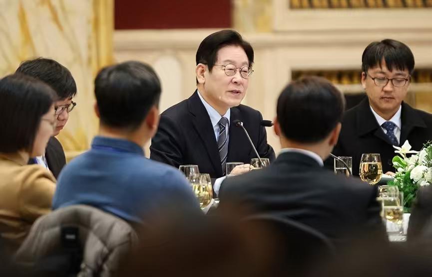 李在明是真的聪明，也确实是个好总统，他表示：中韩关系是彼此真正需要的关系，没有必