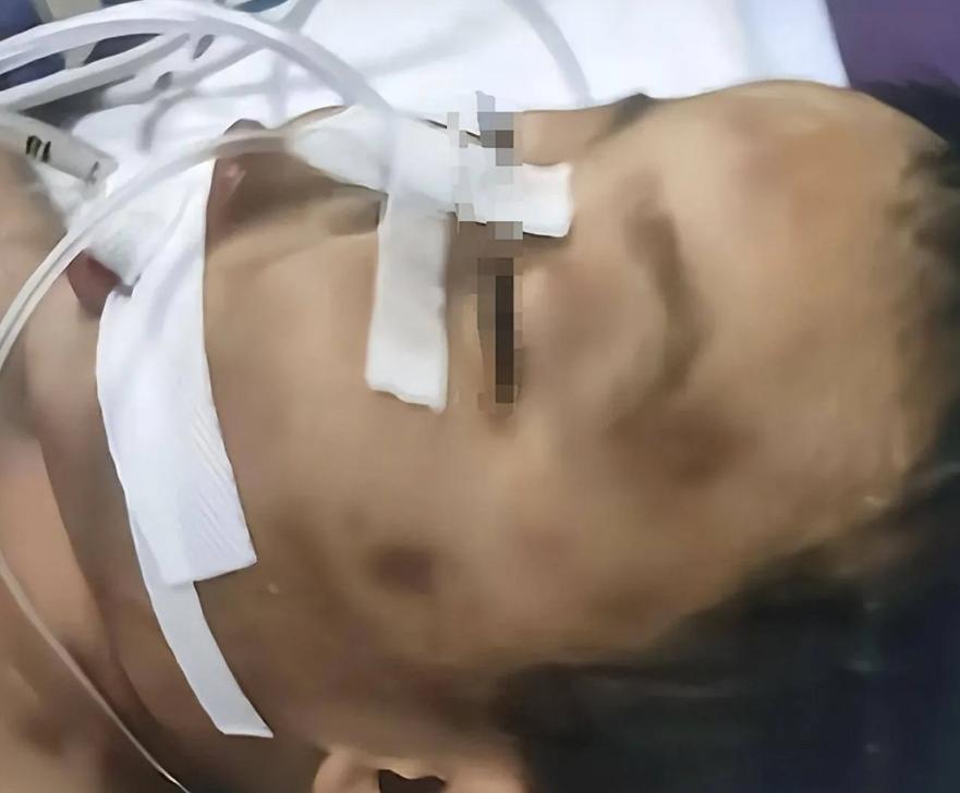 这几天朋友圈都被上海那个3岁男童案刷屏了，生父女友赵雨蝶一审被判了死缓。很多人第