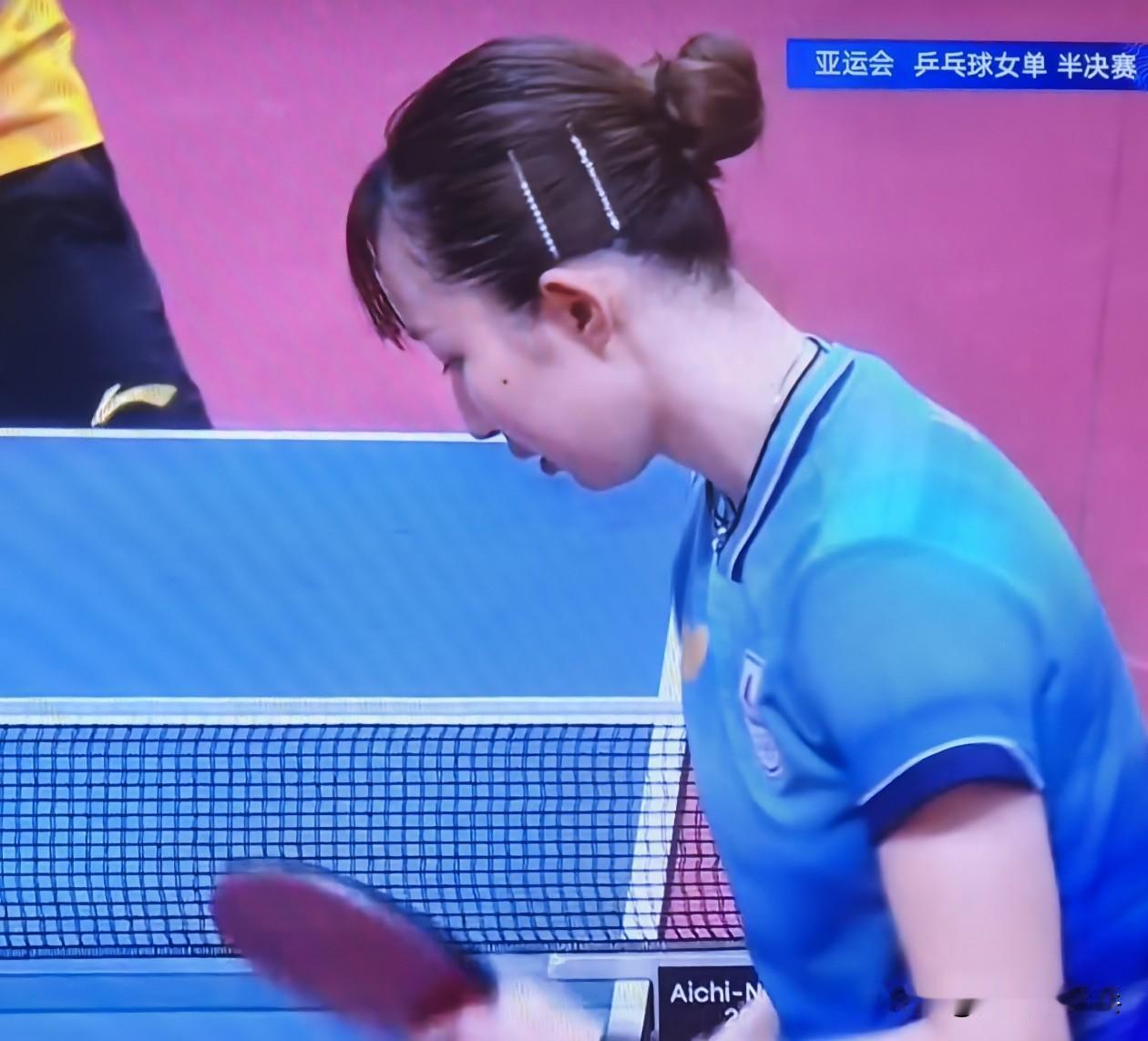 第五局，双方开局打成 3:3 平。
孙颖莎连续扛住了早田希娜的强势进攻，拿到两分