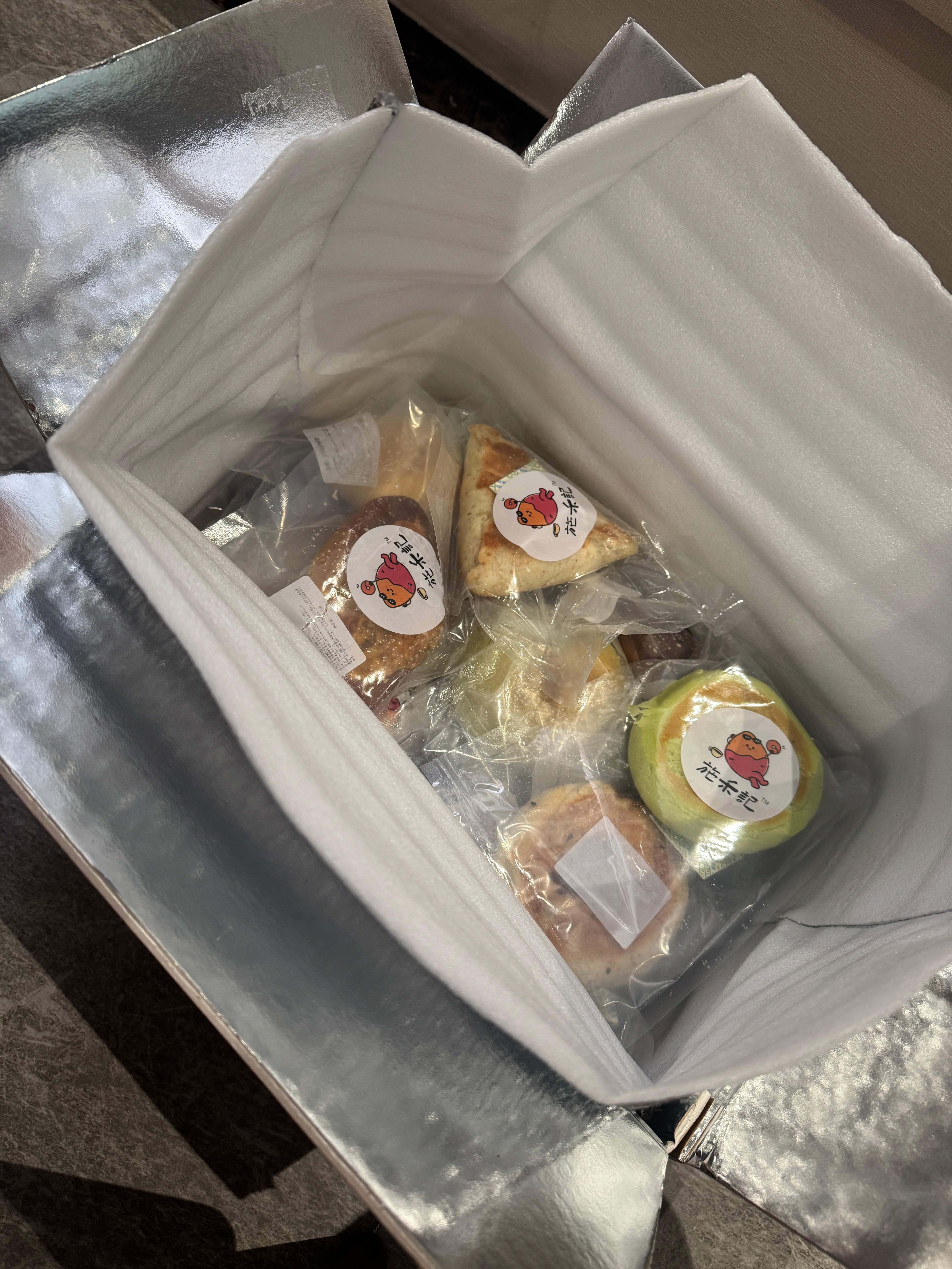 幸福感爆棚的囤货🥯闺闺把货单夹冰箱上好机智！我要学！我们的贝果性价比也挺高的 