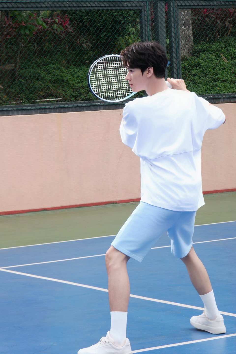 龚俊最新营业大片，打网球喽！ ​​​