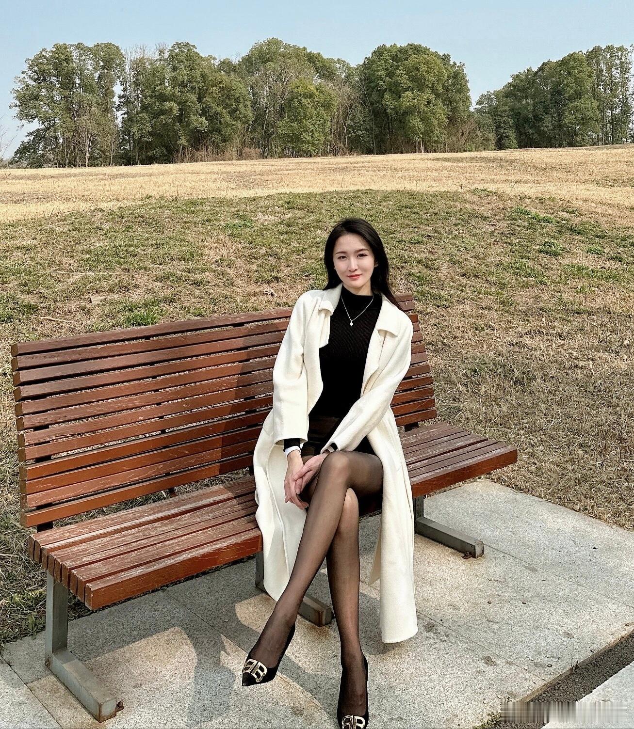 风衣和丝的绝配 ​​​