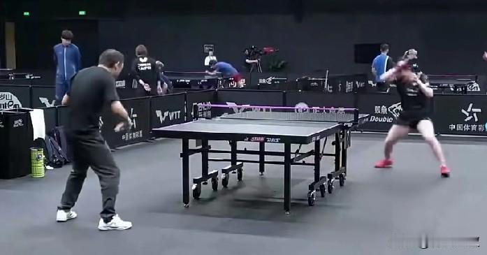看到张本美和和张本宇的对练，突然明白，张本美和为什么小小年龄，就打的这么好？
