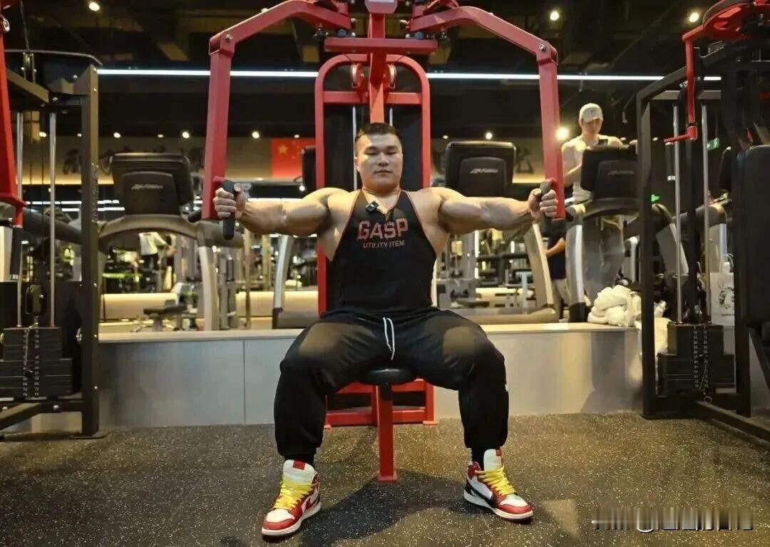 30岁的王坤，最后被证实是心源性猝死，心脏问题导致的猝死是不分年龄的。

我总感