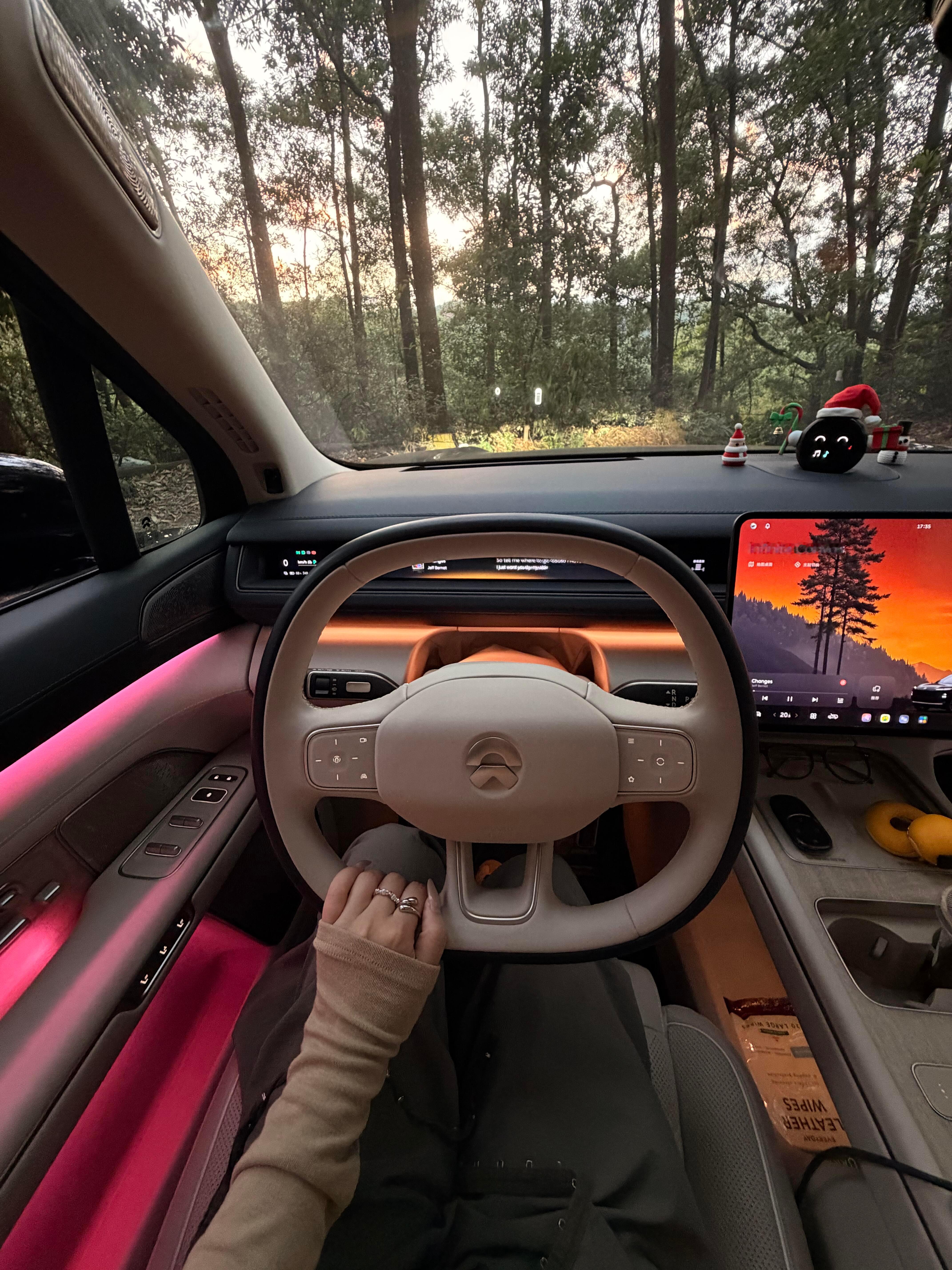 12月，不可方物蔚来全新es8