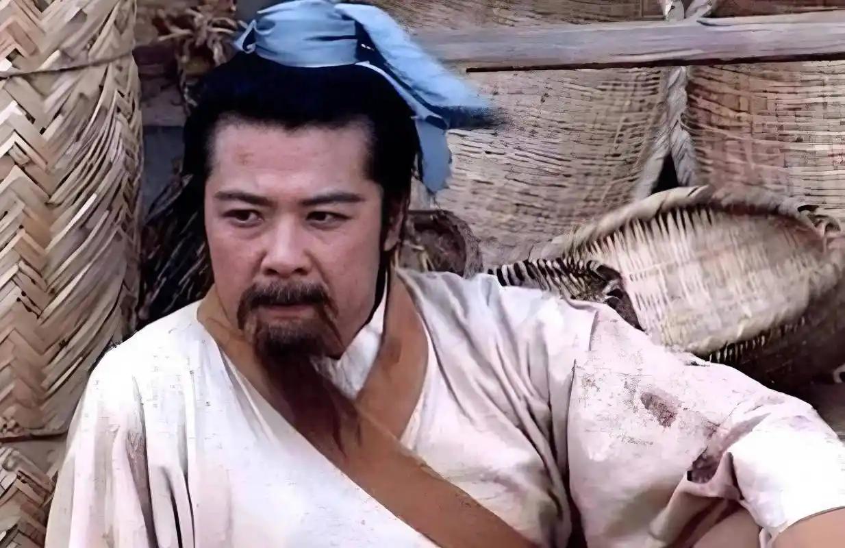 刘备只不过是个卖草鞋的，为何还敢自称为汉朝皇室之后？

在东汉末年的乱世纷争中，