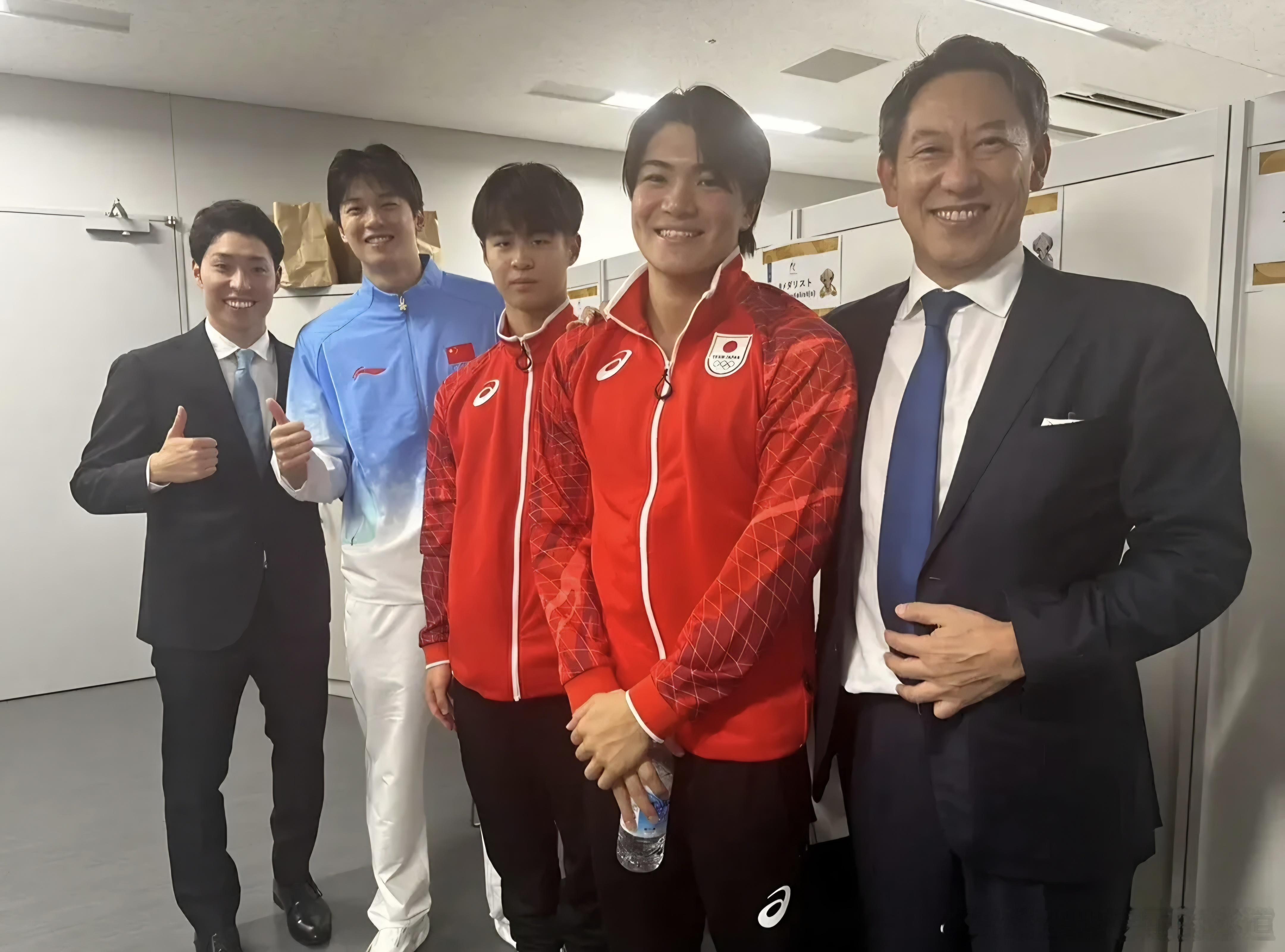 萩野公介ins亚运400混颁奖合照｜32岁的汪顺在自己的第五次亚运会上再次获得4