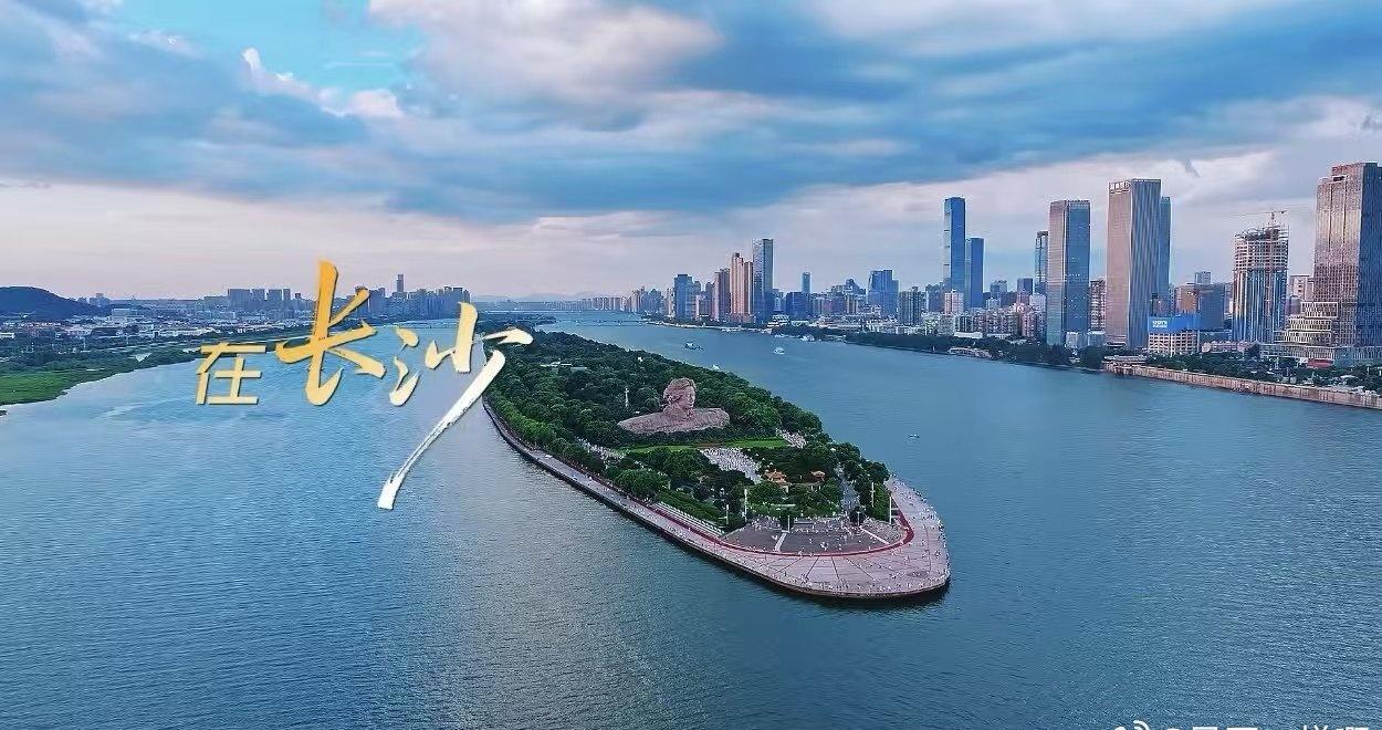 青春从来不是几岁的事儿，是心里那股敢做梦的热乎劲儿。五四青年节，看那些从零出发的