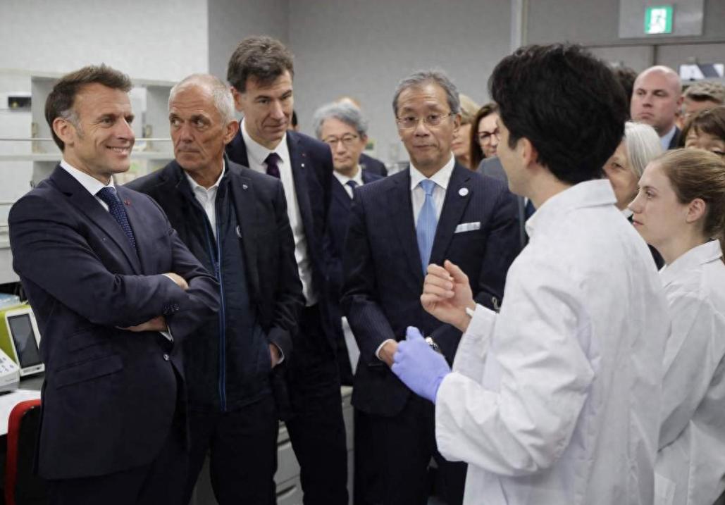 日本、法国联合喊话中国

当地时间4月1日，法国总统马克龙在日本和高市早苗在东京