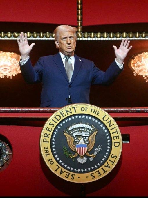 自特朗普二月份任命自己为肯尼迪中心主席以来，观众人数持续下滑。《纽约时报》报道称