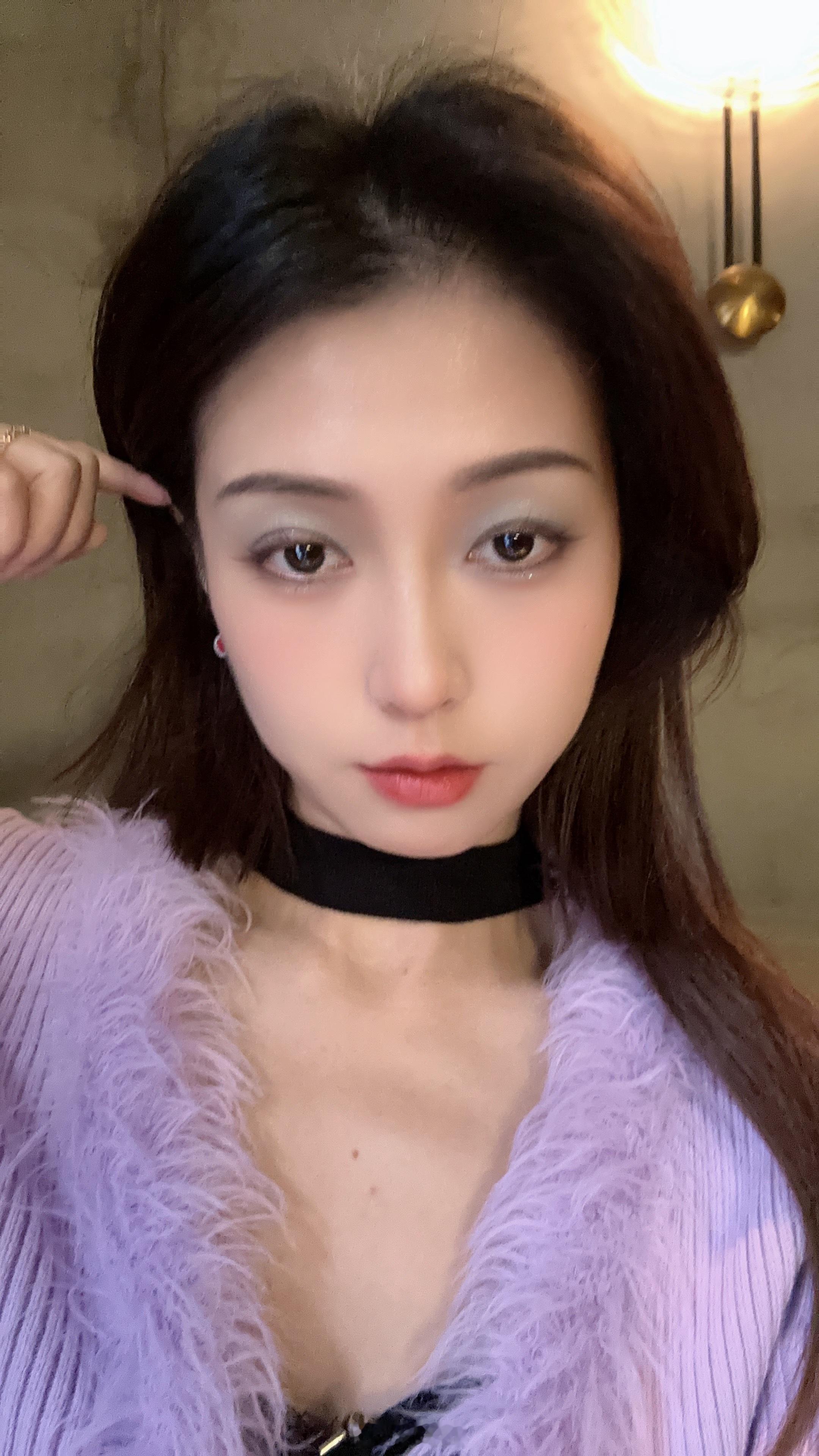 出门跳舞咯，每天不运动就感觉没活着[舔屏]  ​​​