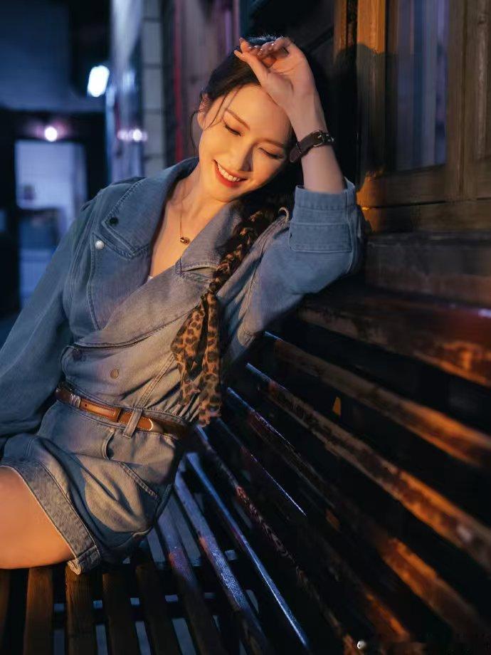徐洁儿谈30岁后的变化徐洁儿说自己是半百少女岁月赠予阅历，依旧留存天真，徐洁儿化