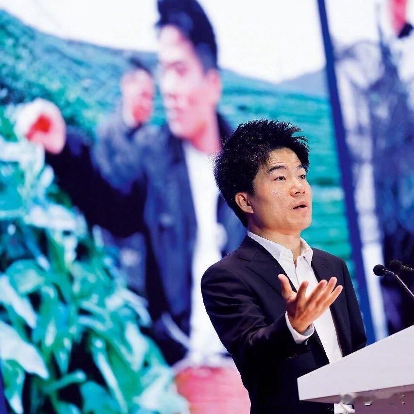 直播间9块9洗衣液养出巨贪，招商员收好处费开豪车，行业潜规则该治了
 
直播间9